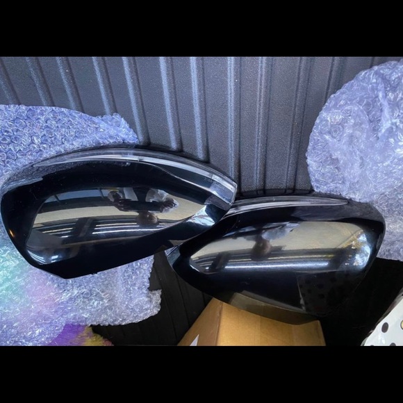 Mercedes Mirror cover side C300 2019 - Picture 3 of 4